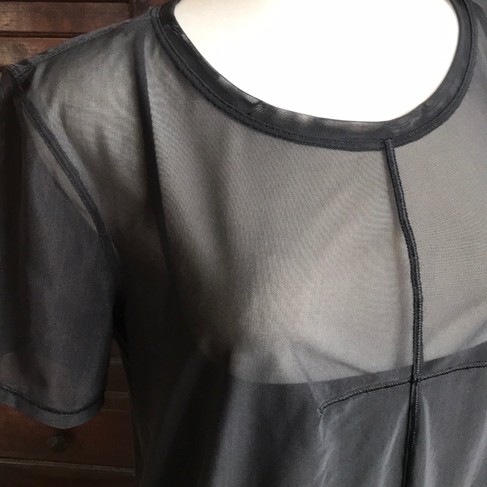 Lululemon - Picture 2 of 4